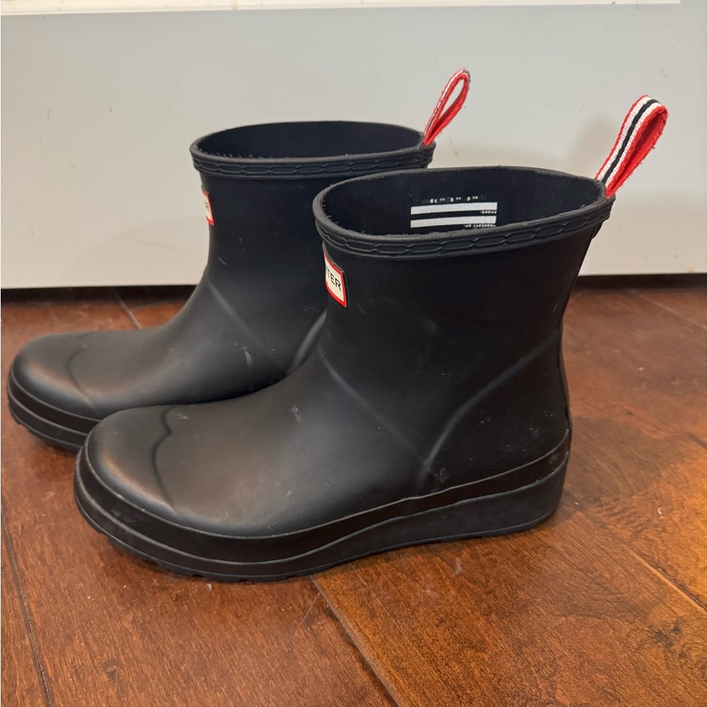 Hunter women’s Black Rain Boots